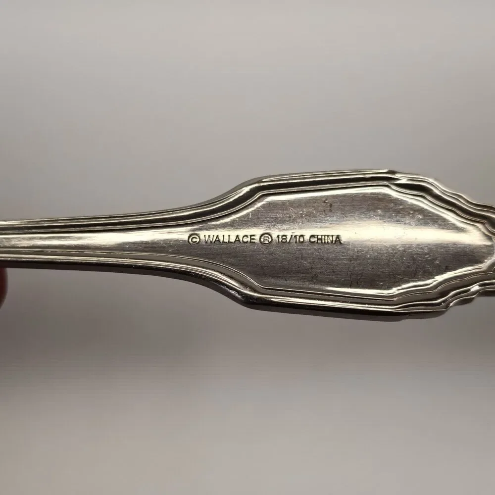 Wallace 18/10 Stainless Steel Dinner Fork Ornate Scroll Shell Flatware 8.5